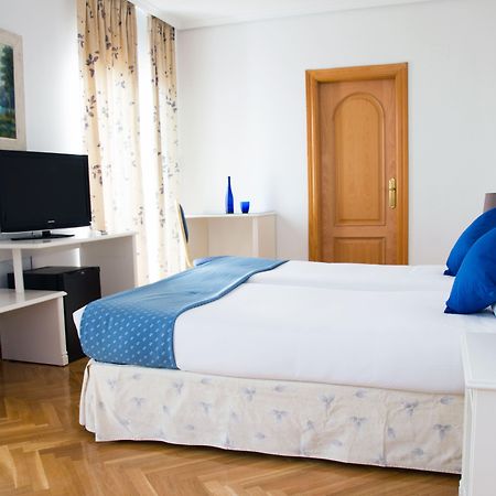 Checkin Madrid Parla Hotel ภายนอก รูปภาพ