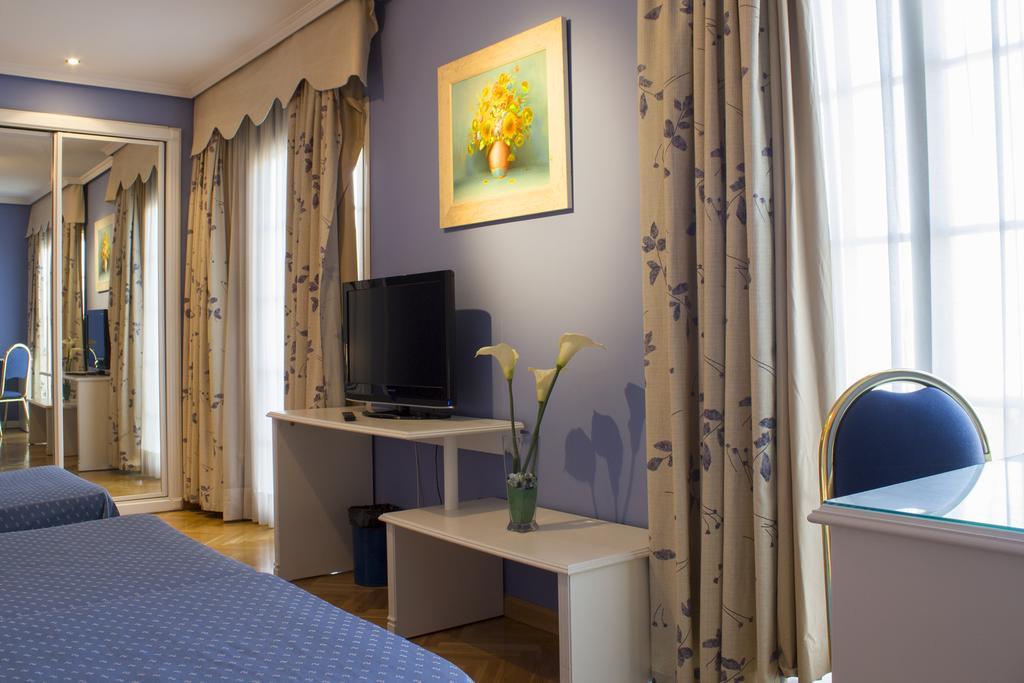 Checkin Madrid Parla Hotel ภายนอก รูปภาพ