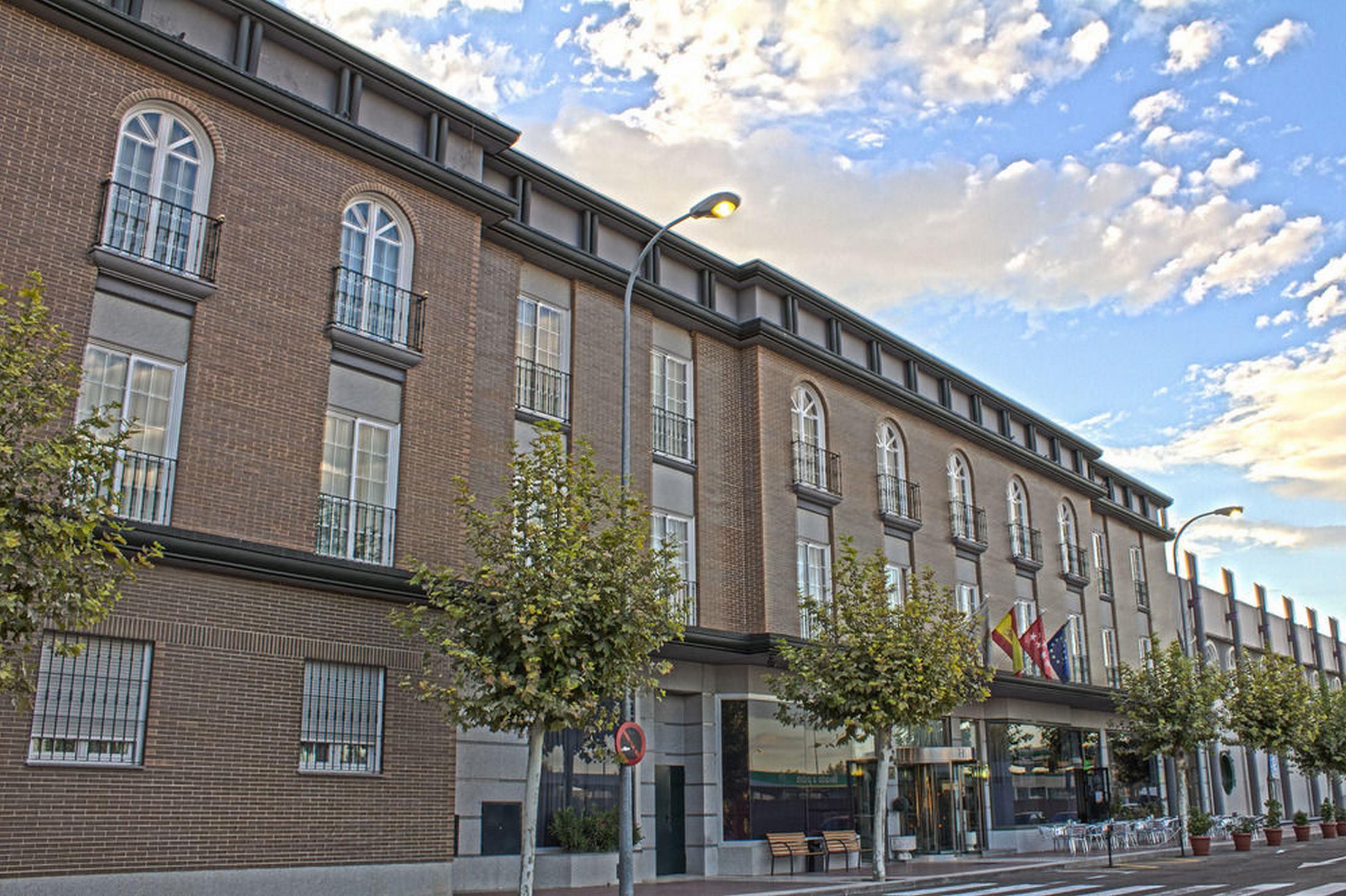 Checkin Madrid Parla Hotel ภายนอก รูปภาพ