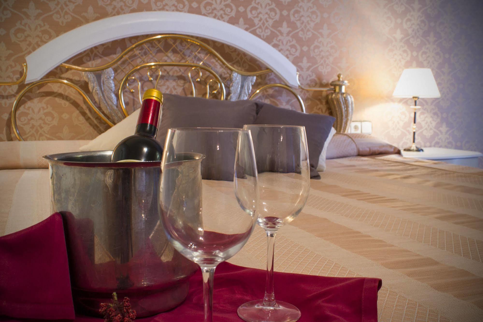 Checkin Madrid Parla Hotel ภายนอก รูปภาพ