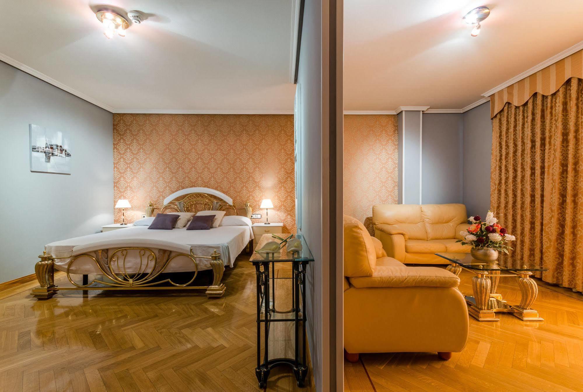 Checkin Madrid Parla Hotel ภายนอก รูปภาพ